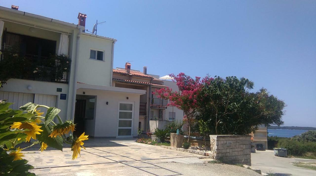Guesthouse Adria Penzión pre hostí 3*